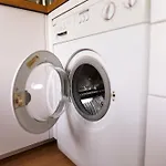 Raunas Komuna *